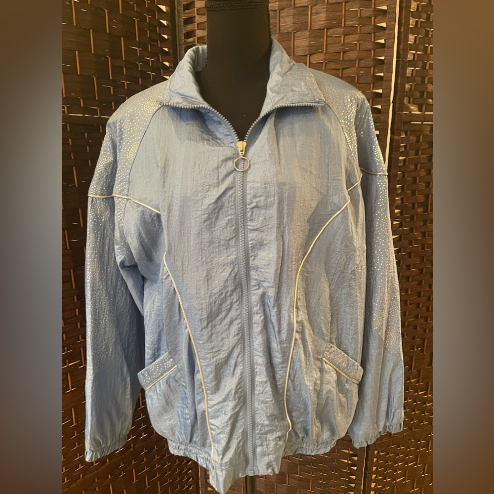 Vintage Women’s 90s windbreaker - Light Blue with Silver Accents